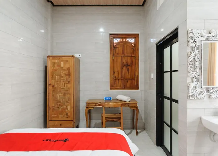 Hotel Reddoorz At Kampung Harmony 2*